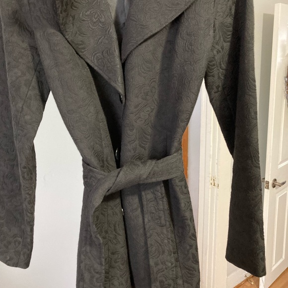 Ladies Pea Coat With Belt - Picture 5 of 11